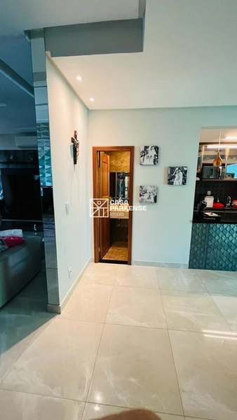 BELÍSSIMA CASA COM 4 SUÍTES NO CONDOMÍNIO LION VILLE: 5ª foto da galeria de imagens do imóvel
