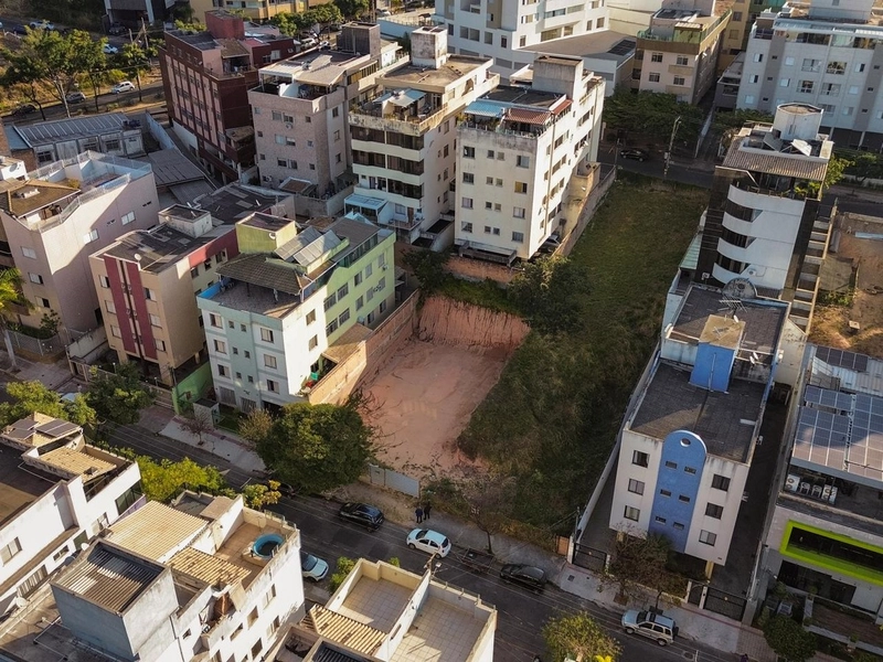LOTE PLANO l BAIRRO CASTELO- R$ 990.000,00: 6ª foto da galeria de imagens do imóvel