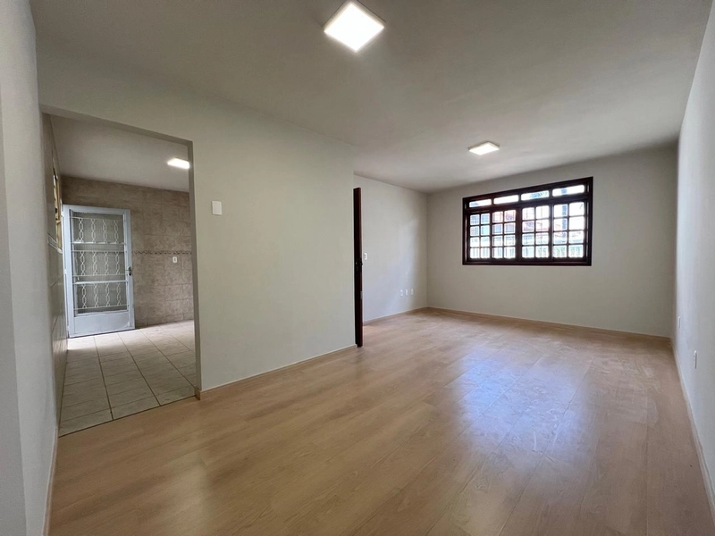 CASA GEMINADA | 4 QUARTOS | 01 SUITE |02 BANHEIROS | 2 VAGAS BAIRRO: 10ª foto da galeria de imagens do imóvel