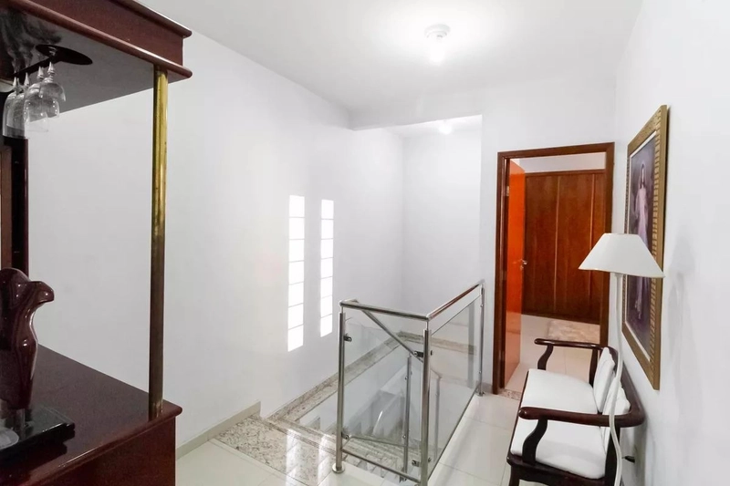 CASA DUPLEX | 5 QUARTOS | 02 SUÍTES |05 BANHEIROS | 10 VAGAS BAIRRO: 13ª foto da galeria de imagens do imóvel