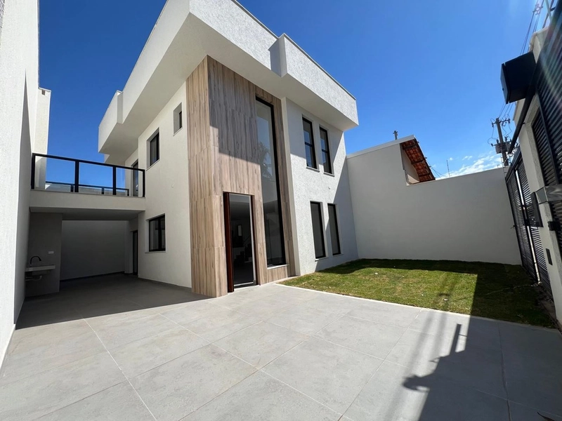CASA DUPLEX | 3 QUARTOS | 01 SUÍTE MASTER | 02 SEMI-SUITE| 03 BANHEIRO: 4ª foto da galeria de imagens do imóvel