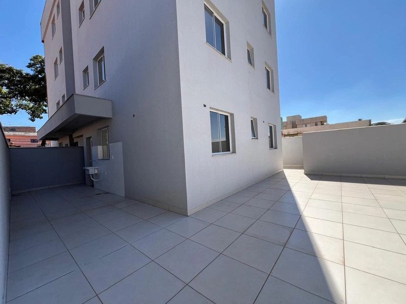 ÁREA PRIVATIVA | 2 QUARTOS | 01 BANHEIRO | 1 VAGA ( Grande): 1ª foto da galeria de imagens do imóvel