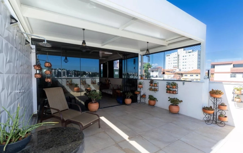 COBERTURA | 3 QUARTOS (1 SUÍTE) | 03 BANHEIROS | 3 VAGAS | ELEVADOR