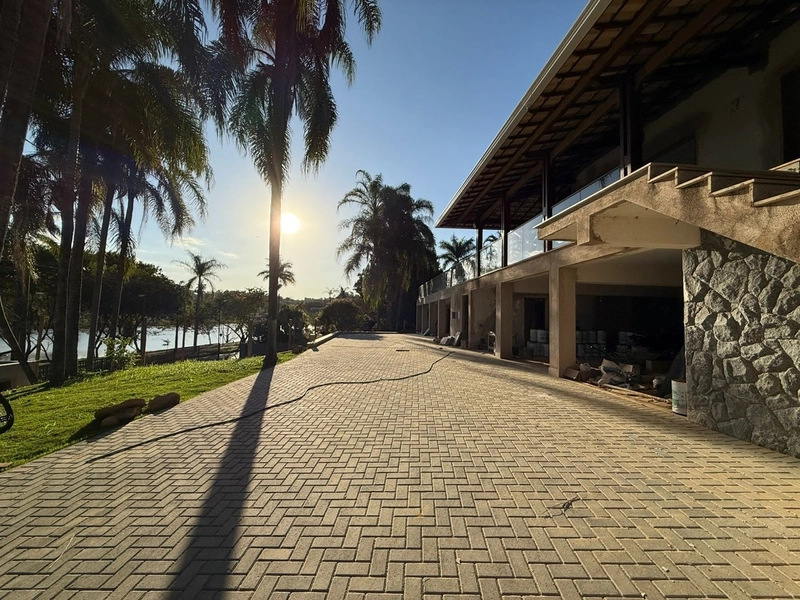 Mansão de Alto Luxo na Orla da Lagoa da Pampulha: 2ª foto da galeria de imagens do imóvel