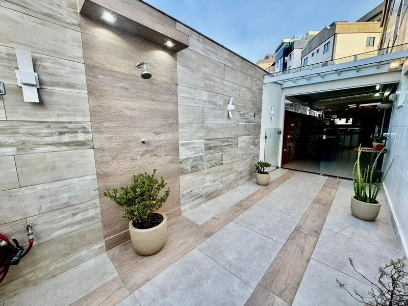 ÁREA PRIVATIVA| 3 QUARTOS | SUÍTE | 2 VAGAS | ELEVADOR |MANACÁS