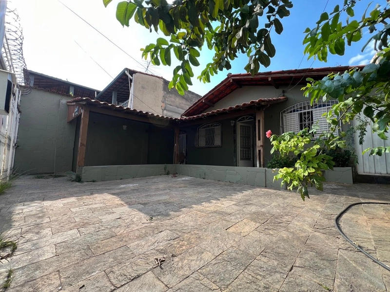 CASA | 3 QUARTOS |01 SUITE| 02 BANHEIROS | 02 VAGAS: 2ª foto da galeria de imagens do imóvel