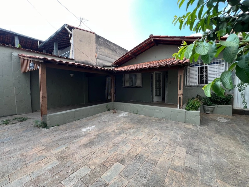 CASA | 3 QUARTOS |01 SUITE| 02 BANHEIROS | 02 VAGAS: 3ª foto da galeria de imagens do imóvel