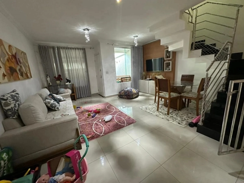 CASA TRIPLEX| 3 QUARTOS | 1 SUITE | 4 BANHEIROS | 2 VAGAS: 2ª foto da galeria de imagens do imóvel