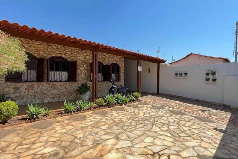 CASA| 4 QUARTOS | 1 SUITE | 3 BANHEIROS | 3 VAGAS: 2ª foto da galeria de imagens do imóvel