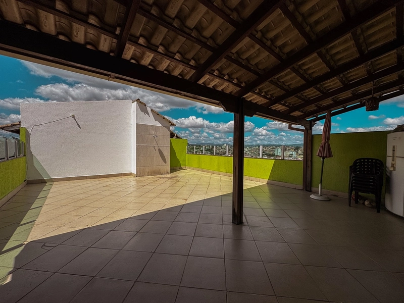 CASA GEMINADA À VENDA  | 2 QUARTOS | 02  BANHOS | 2 VAGAS