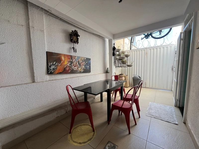 ÁREA PRIVATIVA | 2 QUARTOS | 1 BANHEIRO | 1 VAGA