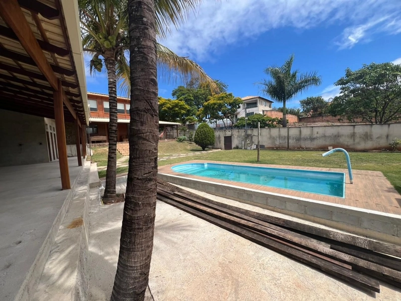 EXCLUSIVA CASA NO BAIRRO BANDEIRANTES: 3ª foto da galeria de imagens do imóvel