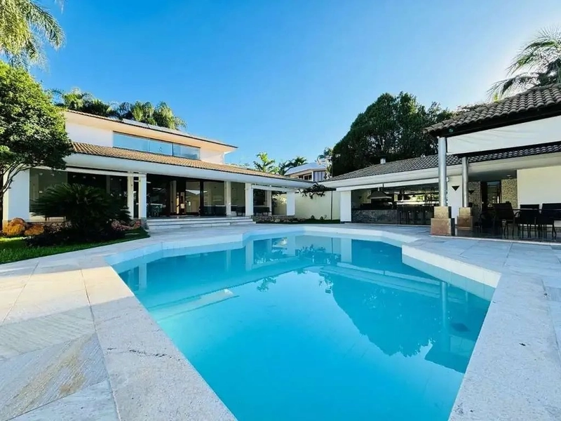 CASA | 4 QUARTOS | 04 SUÍTES | 05 BANHEIROS | 10 VAGAS B. BANDEIRANTES