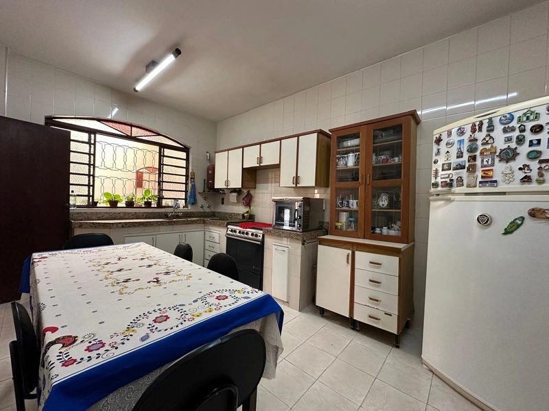 CASA | 6 QUARTOS | 5 BANHEIROS | 4 VAGAS - BAIRRO CASTELO: 11ª foto da galeria de imagens do imóvel