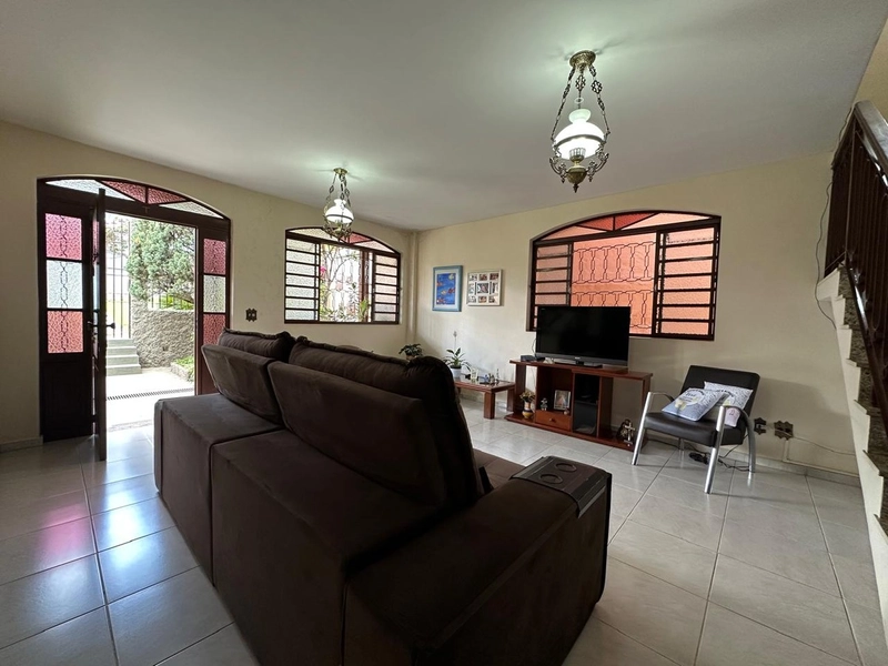 CASA | 6 QUARTOS | 5 BANHEIROS | 4 VAGAS - BAIRRO CASTELO: 6ª foto da galeria de imagens do imóvel