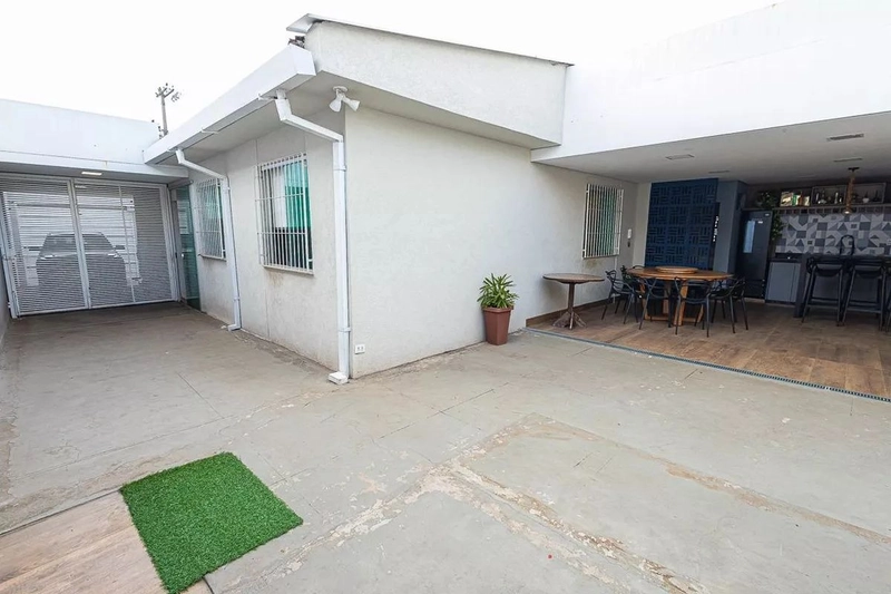 CASA LINEAR | 4 QUARTOS |01 SUÍTE | 2 BANHEIROS | 3 VAGAS|: 3ª foto da galeria de imagens do imóvel