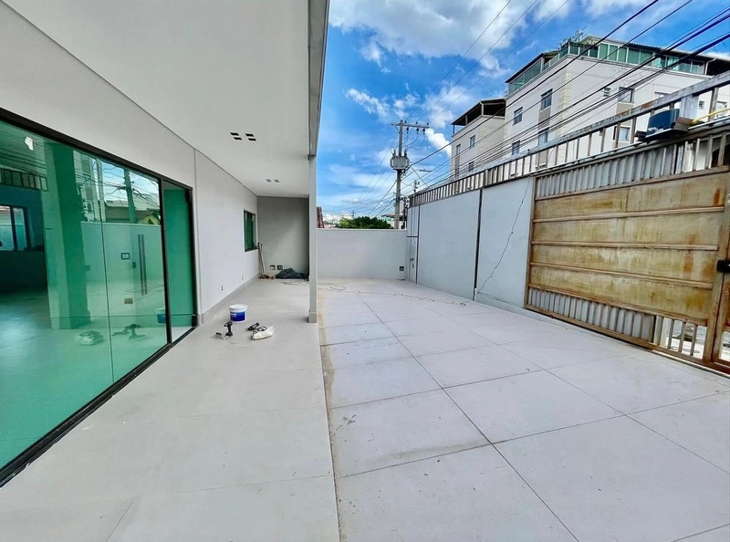 CASA LINEAR À VENDA | CELSO MACHADO (SERRANO) Reformada | Habite-se |: 3ª foto da galeria de imagens do imóvel