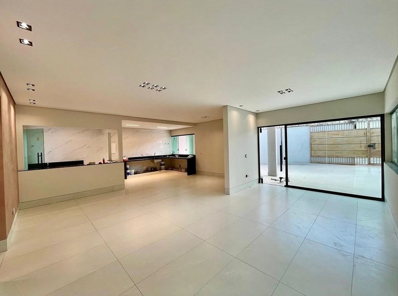 CASA LINEAR À VENDA | CELSO MACHADO (SERRANO) Reformada | Habite-se |: 4ª foto da galeria de imagens do imóvel