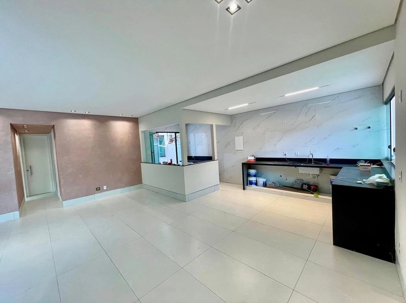 CASA LINEAR À VENDA | CELSO MACHADO (SERRANO) Reformada | Habite-se |: 9ª foto da galeria de imagens do imóvel