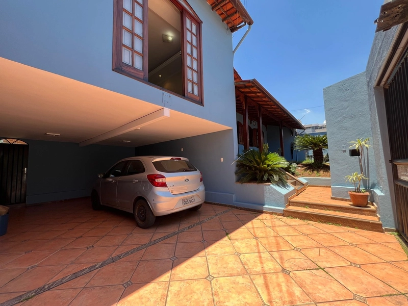 CASA LINEAR | 3 QUARTOS | 01 SUITE| 04 BANHEIROS | 04 VAGAS: 5ª foto da galeria de imagens do imóvel