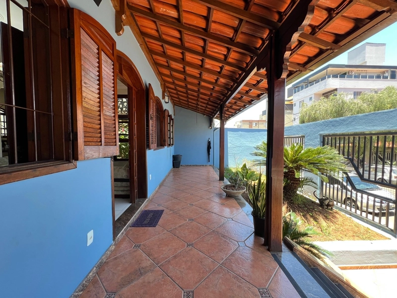 CASA LINEAR | 3 QUARTOS | 01 SUITE| 04 BANHEIROS | 04 VAGAS: 3ª foto da galeria de imagens do imóvel