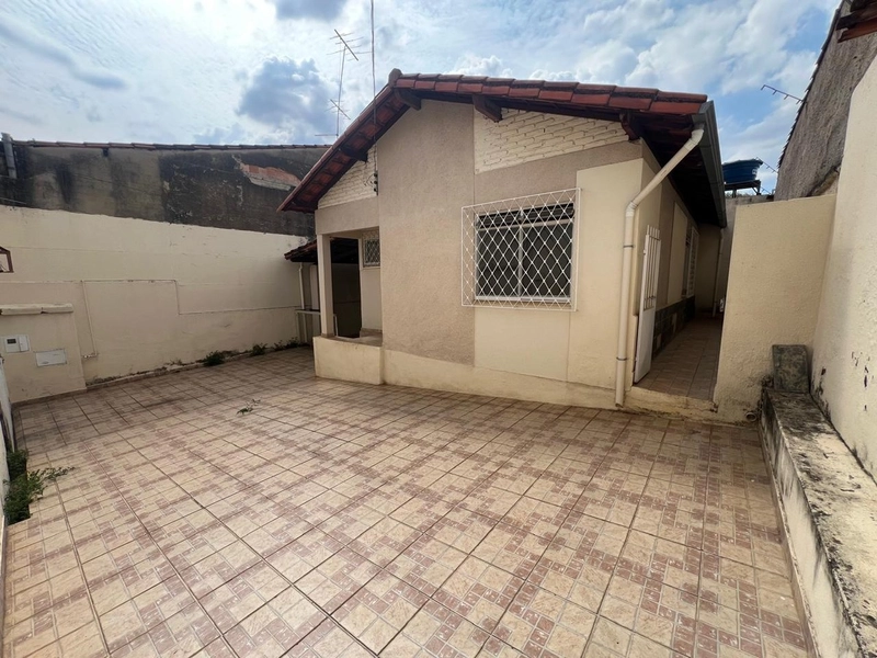 CASA LINEAR | 3 QUARTOS | 01 SUITE | 03 BANHEIROS | 05 VAGAS: 2ª foto da galeria de imagens do imóvel