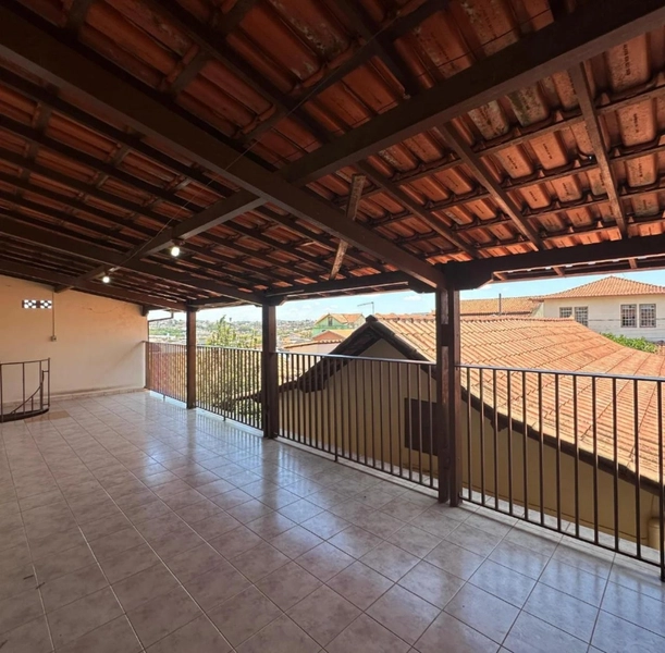 CASA LINEAR | 2 QUARTOS |01 BANHEIRO | 02 VAGAS: 6ª foto da galeria de imagens do imóvel