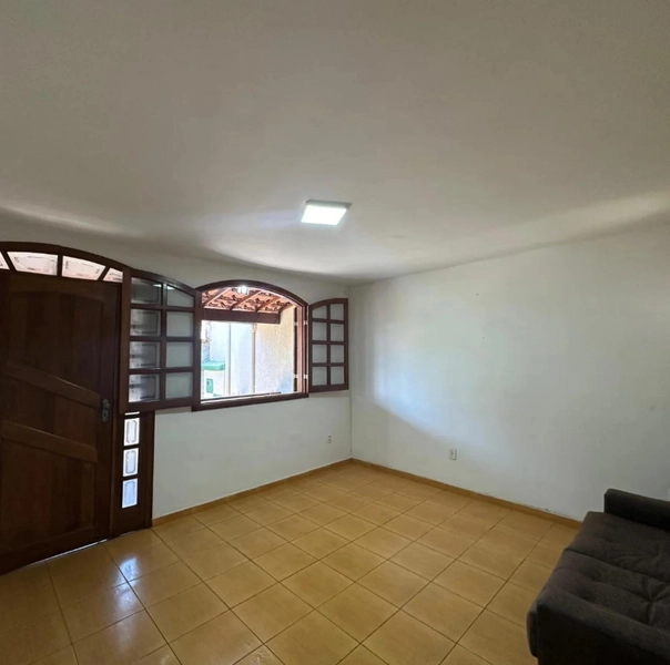 CASA LINEAR | 2 QUARTOS |01 BANHEIRO | 02 VAGAS: 7ª foto da galeria de imagens do imóvel