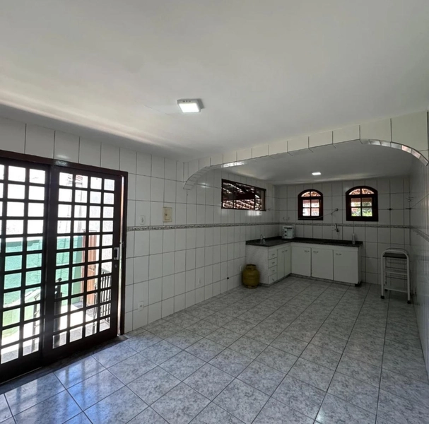 CASA LINEAR | 2 QUARTOS |01 BANHEIRO | 02 VAGAS: 8ª foto da galeria de imagens do imóvel