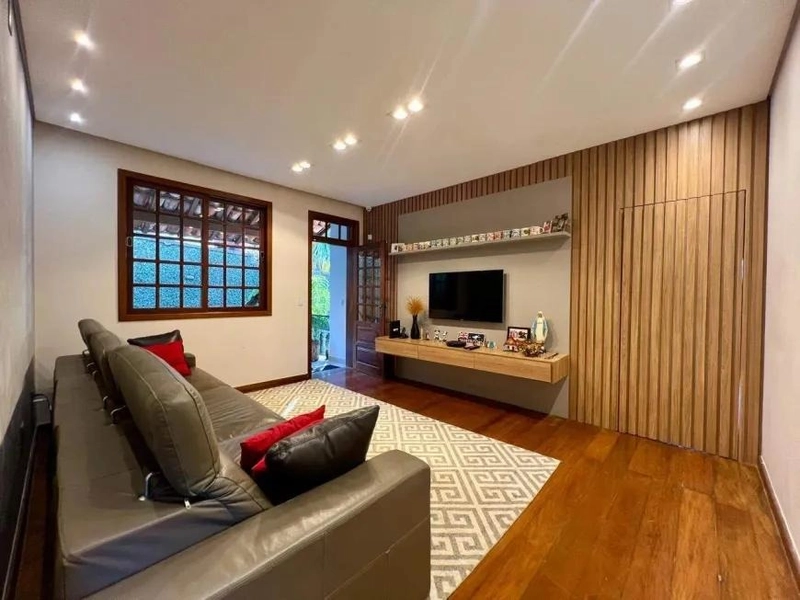 CASA LINEAR | 04 QUARTOS | 2 SUÍTES | 04 BANHEIROS | 10 VAGAS: 9ª foto da galeria de imagens do imóvel