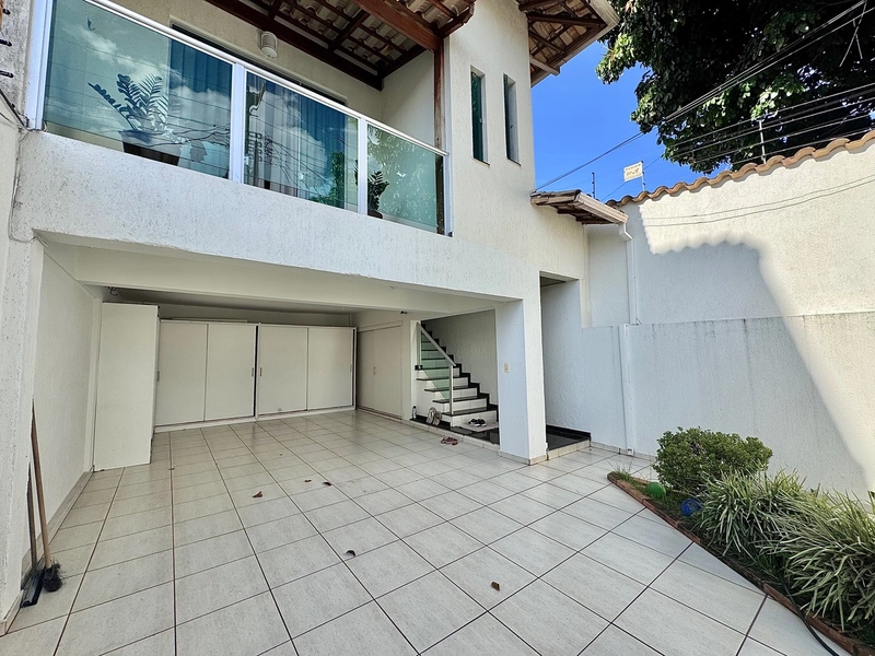 LINDA CASA GEMINADA DUPLEX | 180m² | ACABAMENTO PREMIUM