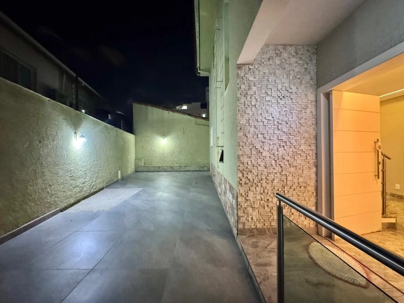 Linda Casa Geminada em condomínio no Bairro Castelo: 1ª foto da galeria de imagens do imóvel