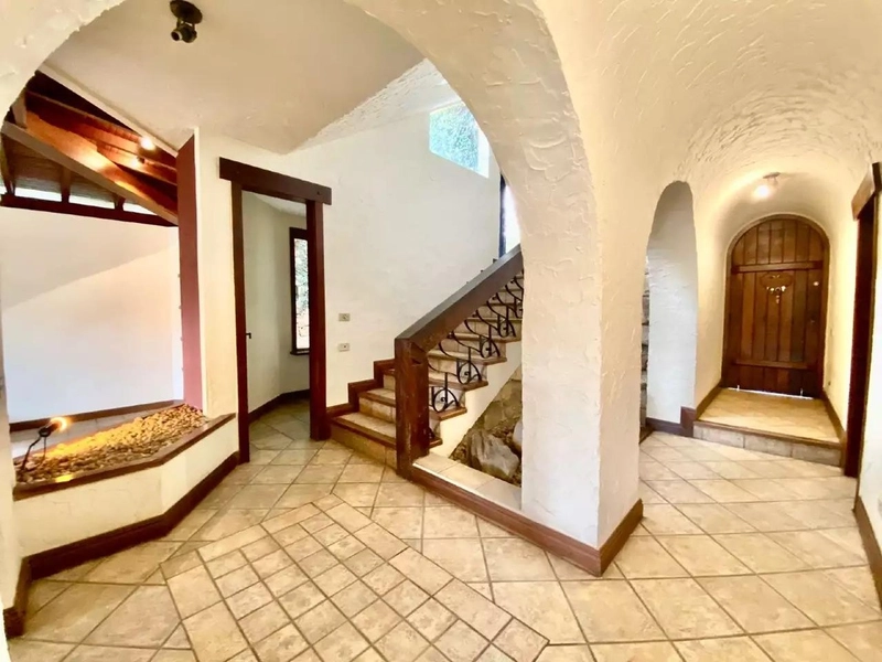 CASA | 4 QUARTOS | 01 SUÍTE | 05 BANHEIROS | 5 VAGAS: 7ª foto da galeria de imagens do imóvel