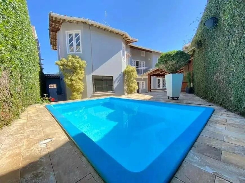 CASA | 4 QUARTOS | 01 SUITE | 02 BANHEIROS | 4 VAGAS