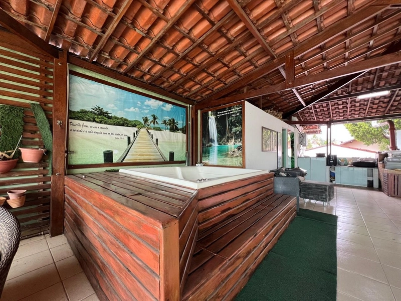 CASA | 4 QUARTOS | 03 SUÍTES | 04 BANHEIROS | 4 VAGAS