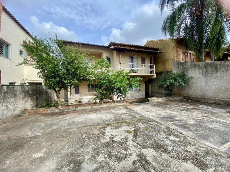 CASA | 4 QUARTOS | 01 SUITE | 03 BANHEIROS | 04 VAGAS: 2ª foto da galeria de imagens do imóvel