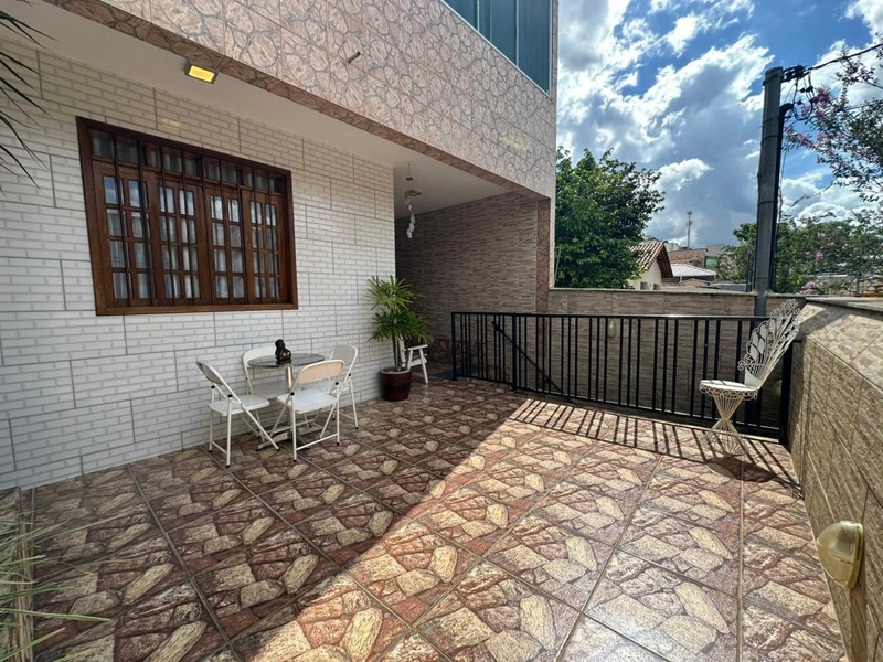 CASA TRIPLEX | 4 QUARTOS | 4 BANHEIROS | 1 SUÍTE | 4 VAGAS: 3ª foto da galeria de imagens do imóvel