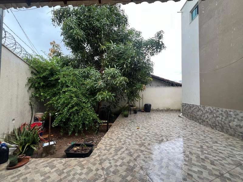 CASA DUPLEX | 4 QUARTOS | 01 SUITE | 02 BANHEIROS | 2 VAGAS: 3ª foto da galeria de imagens do imóvel