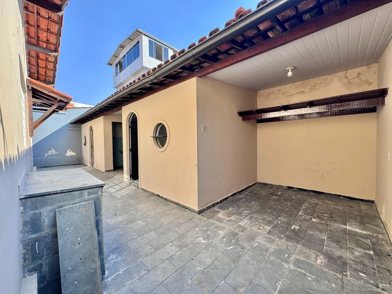 CASA LINEAR | 3 QUARTOS | 02 BANHEIROS | 03 VAGAS |: 6ª foto da galeria de imagens do imóvel