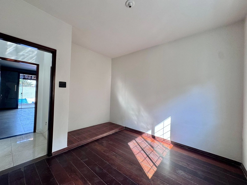 CASA LINEAR | 3 QUARTOS | 02 BANHEIROS | 03 VAGAS |: 23ª foto da galeria de imagens do imóvel