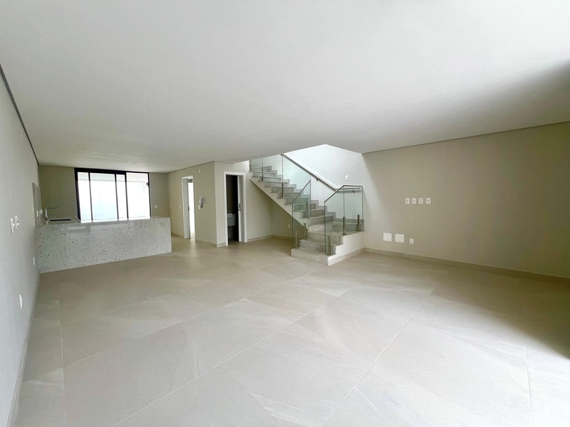 CASA  | 3 QUARTOS | 01 SUÍTE | 02 BANHEIROS | 04 VAGAS: 2ª foto da galeria de imagens do imóvel