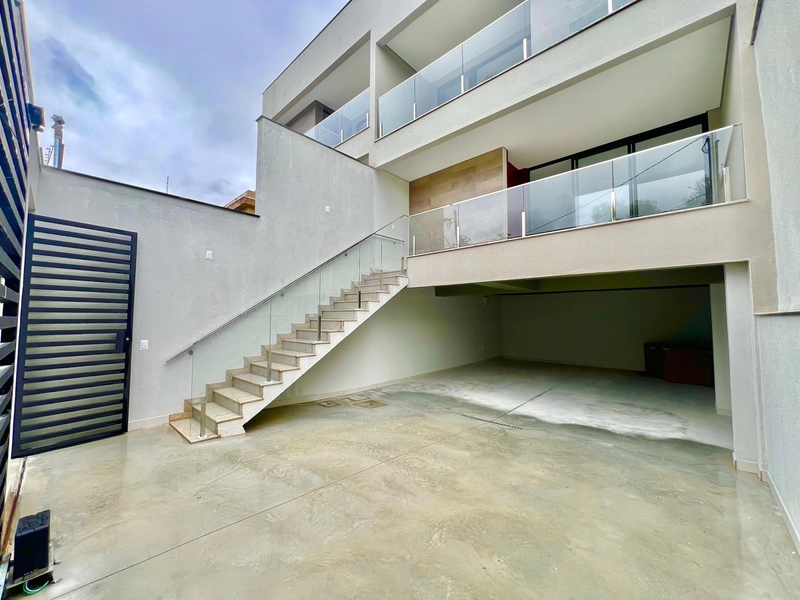 CASA  | 3 QUARTOS | 01 SUÍTE | 02 BANHEIROS | 04 VAGAS