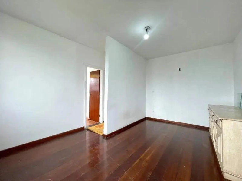 CASA LINEAR | 5 QUARTOS | 01 SUÍTE | 3 BANHEIROS | 4 VAGAS: 6ª foto da galeria de imagens do imóvel