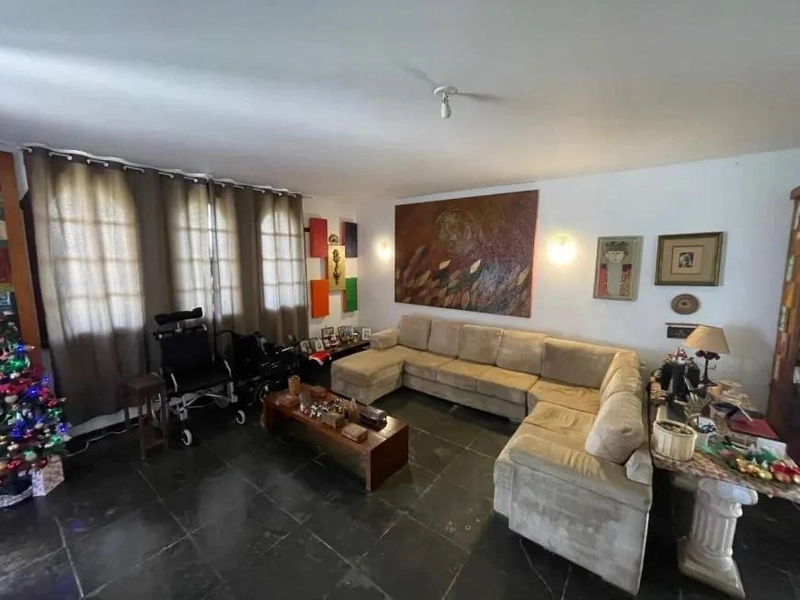 CASA LINEAR | 5 QUARTOS | 01 SUÍTE | 3 BANHEIROS | 4 VAGAS: 3ª foto da galeria de imagens do imóvel