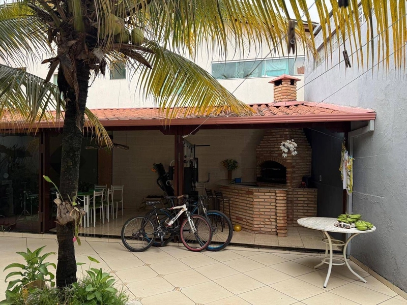 LINDA CASA Á VENDA | BAIRRO ARVOREDO | 02 QUARTOS | SUITE | BANHEIROS: 2ª foto da galeria de imagens do imóvel