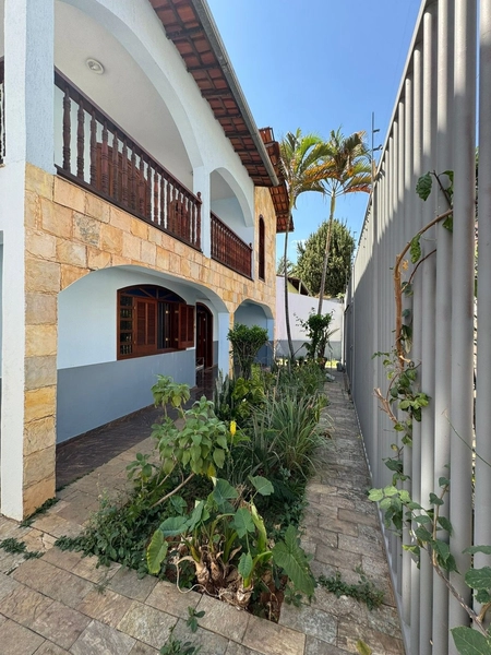 CASA | 5 QUARTOS | 02 SUÍTES | 04 BANHEIROS | 3 VAGAS: 4ª foto da galeria de imagens do imóvel