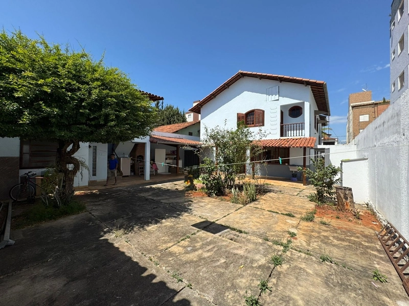 CASA | 5 QUARTOS | 02 SUÍTES | 04 BANHEIROS | 3 VAGAS: 3ª foto da galeria de imagens do imóvel