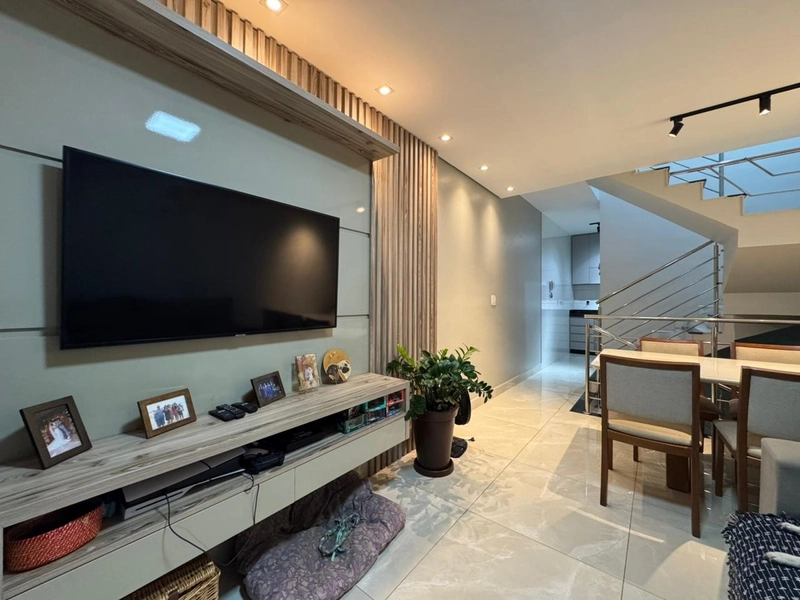 CASA GEMINADA | 2 QUARTOS | 02 BANHEIROS|  2 VAGAS: 2ª foto da galeria de imagens do imóvel