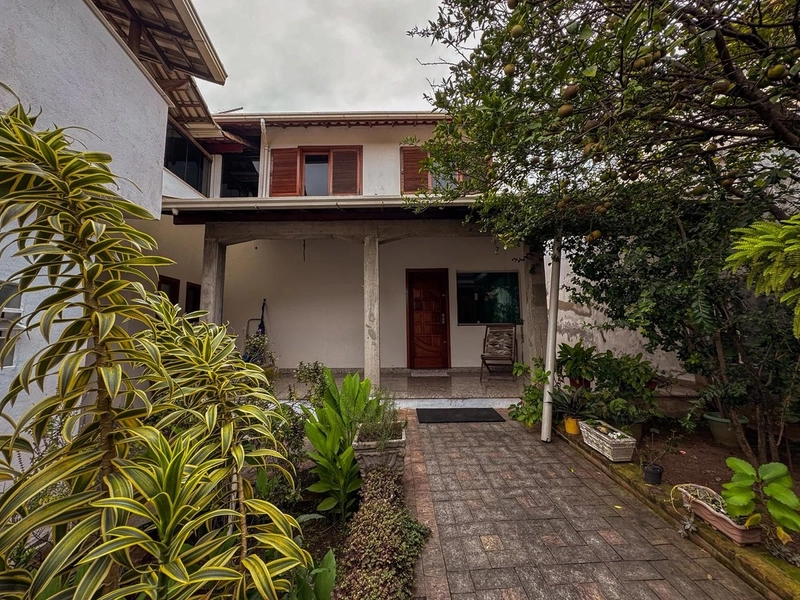 BELÍSSIMA CASA Á VENDA | BAIRRO  ALIPIO DE MELO  | 5 QUARTOS | SAUNA