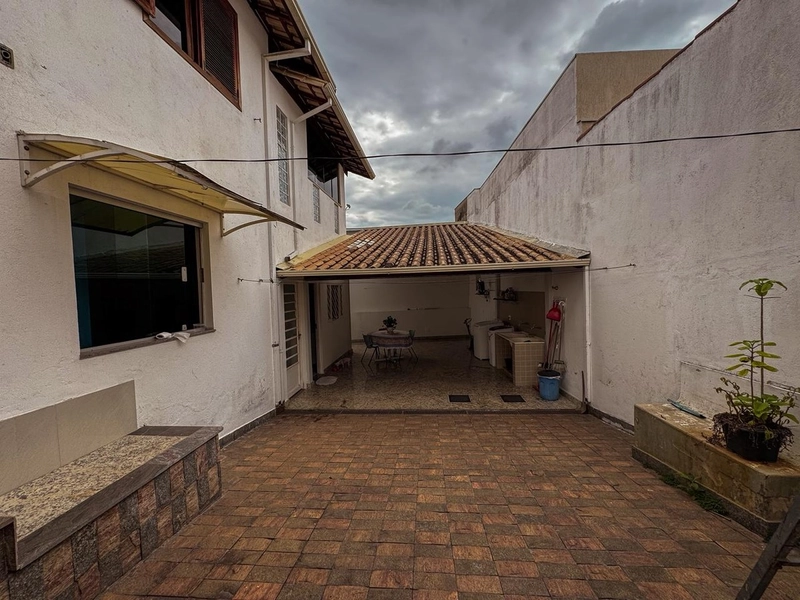 BELÍSSIMA CASA Á VENDA | BAIRRO  ALIPIO DE MELO  | 5 QUARTOS | SAUNA: 54ª foto da galeria de imagens do imóvel